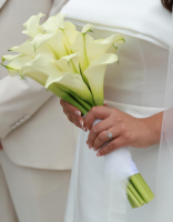 Brautstrauß Weiße Eleganz (Calla-Zepter)